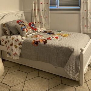 Pottery Barn Twin Paw Patrol quilt, sham, 2 decorative pillows, twin sheet set.